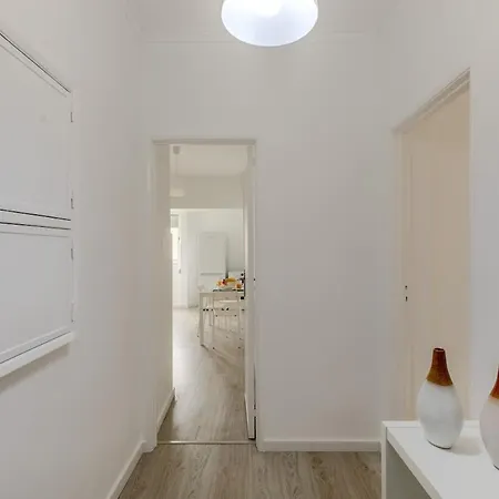 2bedroom In Reboleira Free Public Parking *