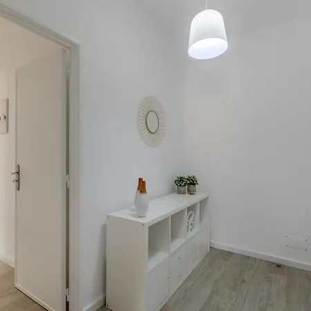 Διαμέρισμα 2bedroom In Reboleira Free Public Parking