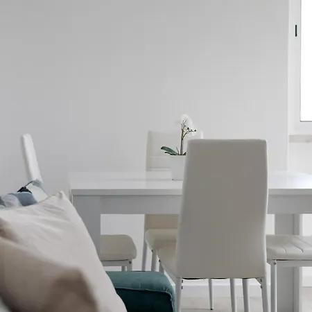 2bedroom In Reboleira Free Public Parking Διαμέρισμα