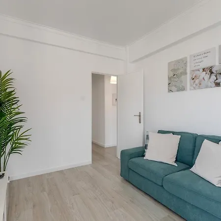 2bedroom In Reboleira Free Public Parking * 아마도라