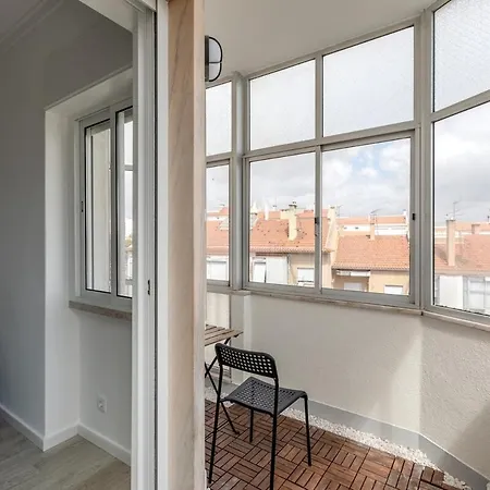 2bedroom In Reboleira Free Public Parking 아파트