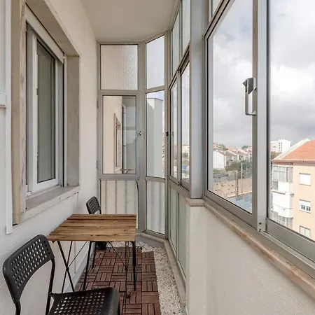 아파트 2bedroom In Reboleira Free Public Parking 아마도라