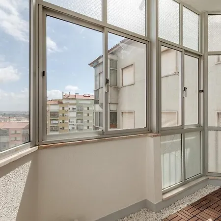 2bedroom In Reboleira Free Public Parking * 아마도라