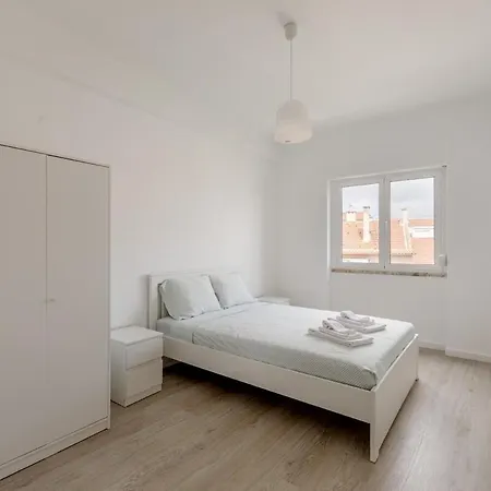 Διαμέρισμα 2bedroom In Reboleira Free Public Parking