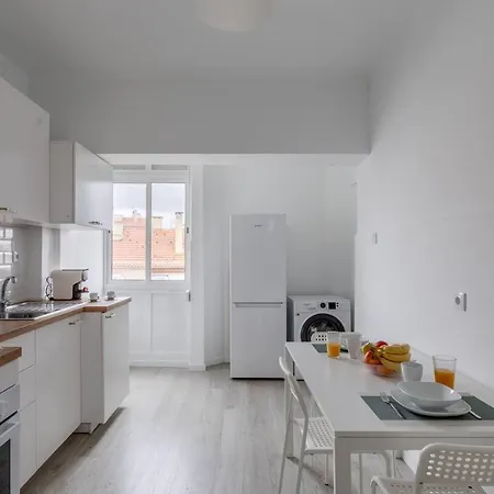 2bedroom In Reboleira Free Public Parking 아파트 *
