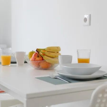 2bedroom In Reboleira Free Public Parking 아파트